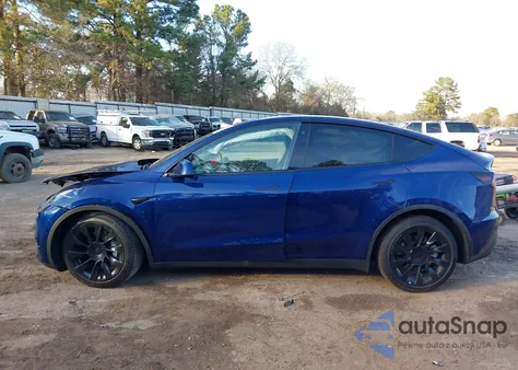 2022 Tesla Model Y Long Range Dual Motor All-Wheel Drive из США, поврежденный, VIN 7SAYGDEE8NF441493